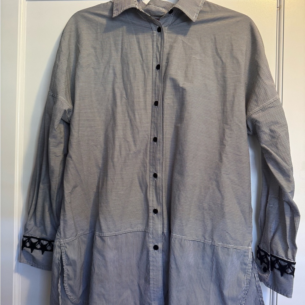 Vilagallo Monochrome Striped Shirt with Embroidered Collar